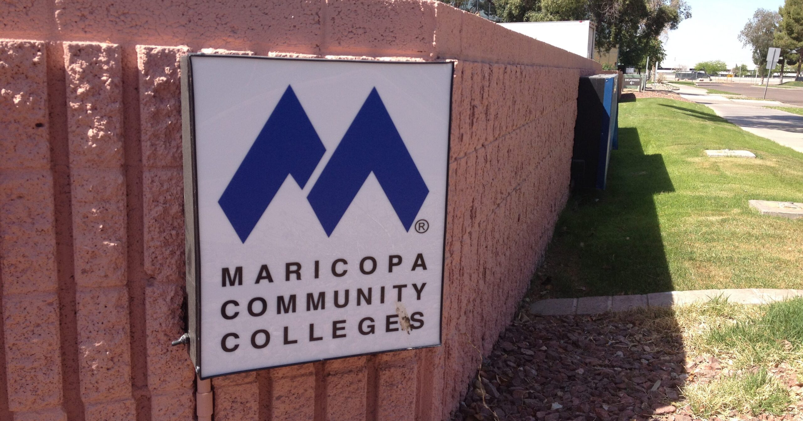 over-200,000-students-at-maricopa-community-colleges-without-tech-systems-since-tuesday