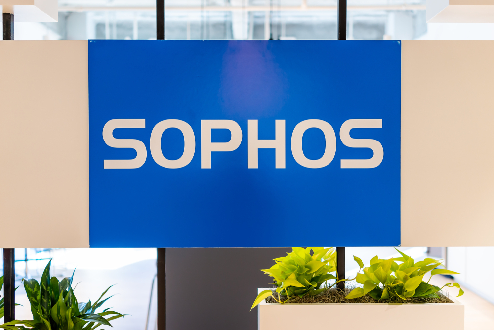 chinese-hackers-abuse-zero-day-bug-in-sophos-firewall