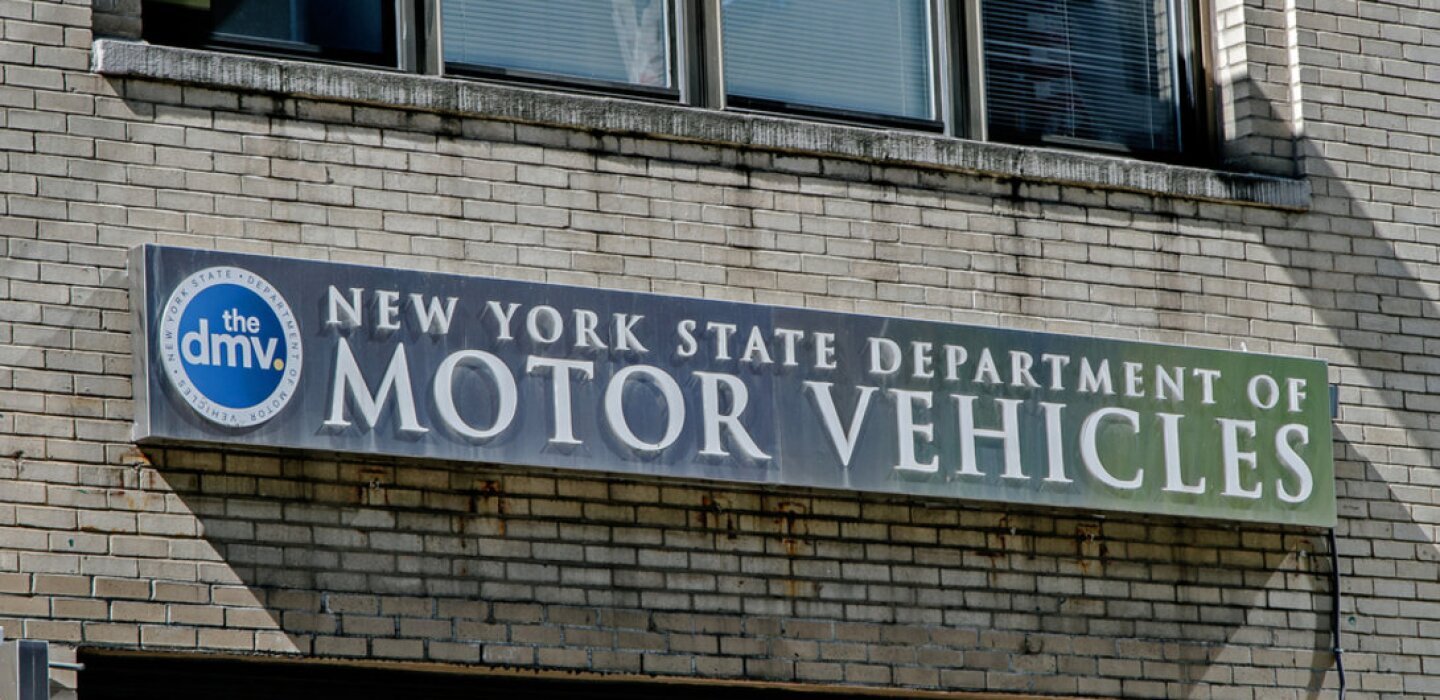 text-message-phishing-scams-prompt-warning-from-new-york-dmv