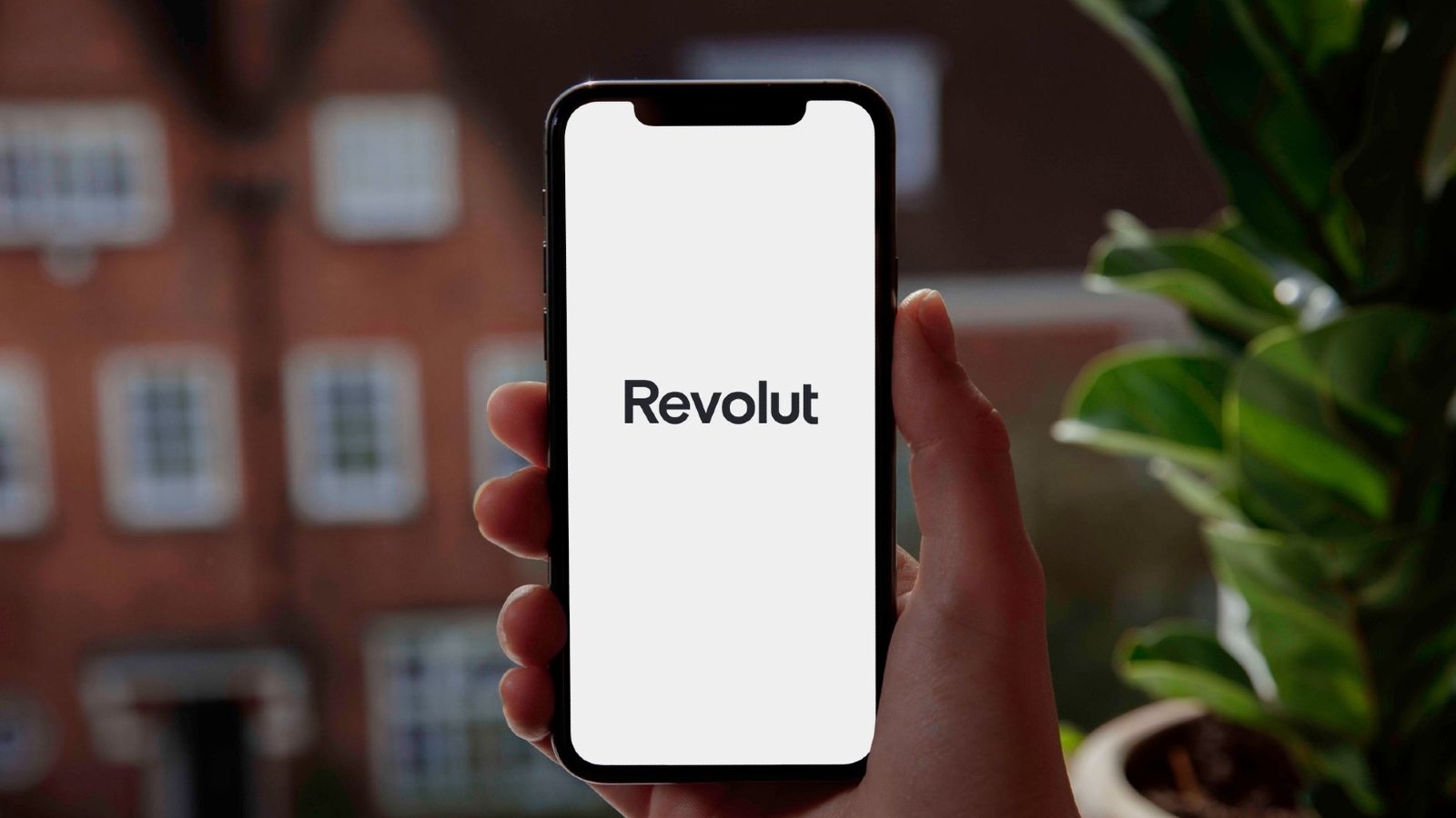 revolut-hack-exposes-data-of-50,000-users,-fuels-new-phishing-wave