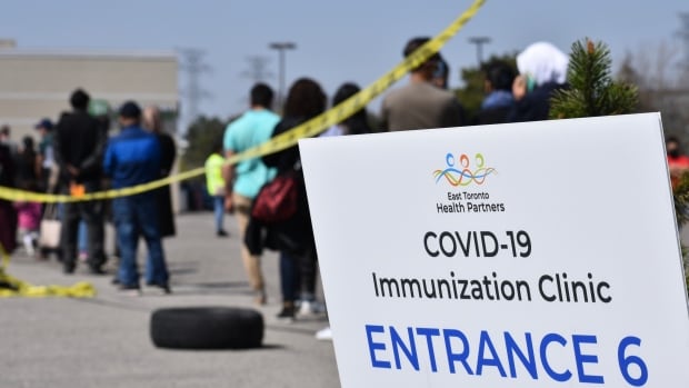 data-breach-of-ontario’s-vaccine-booking-system-affects-hundreds-of-thousands,-province-says