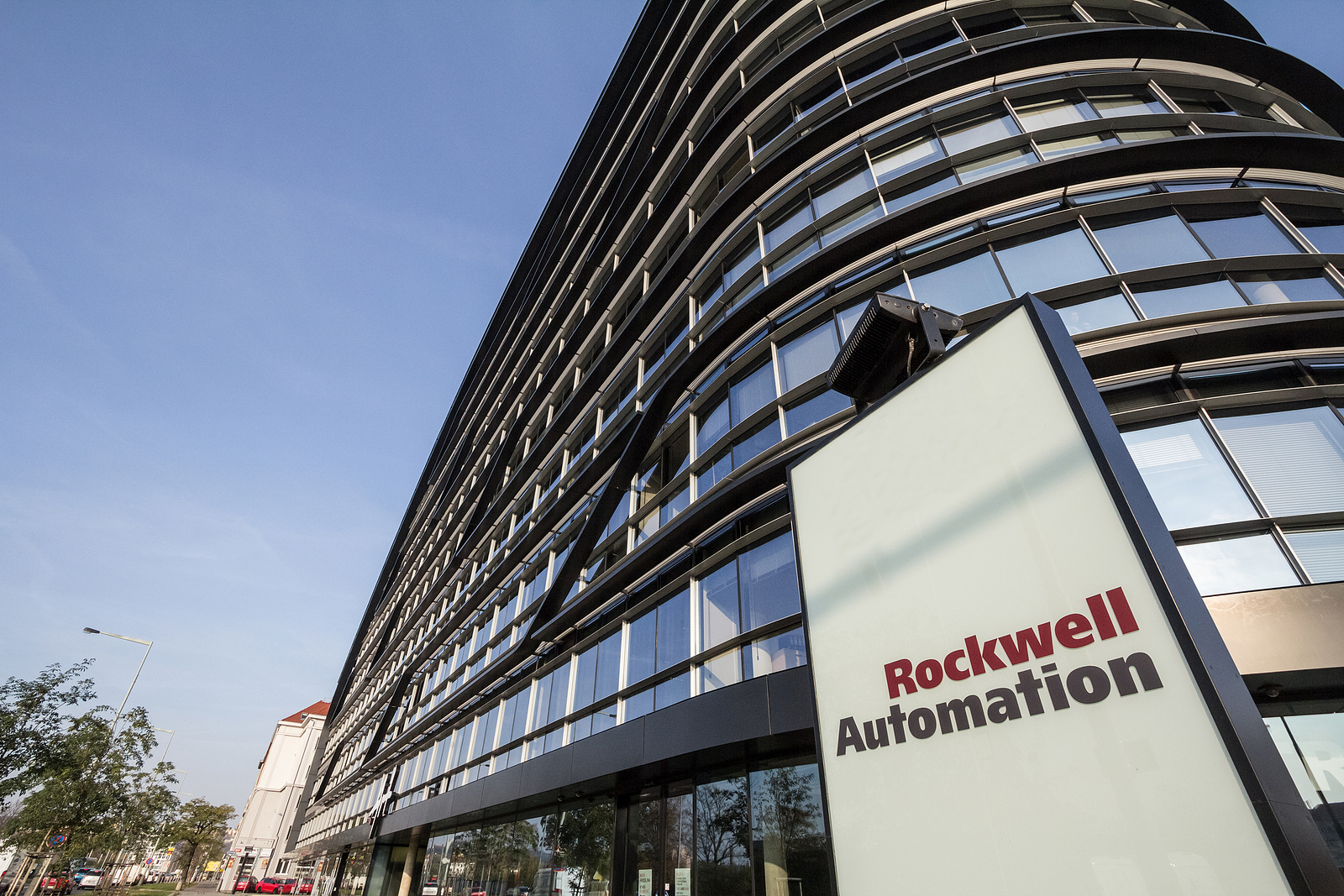 organizations-informed-of-over-a-dozen-vulnerabilities-in-rockwell-automation-products