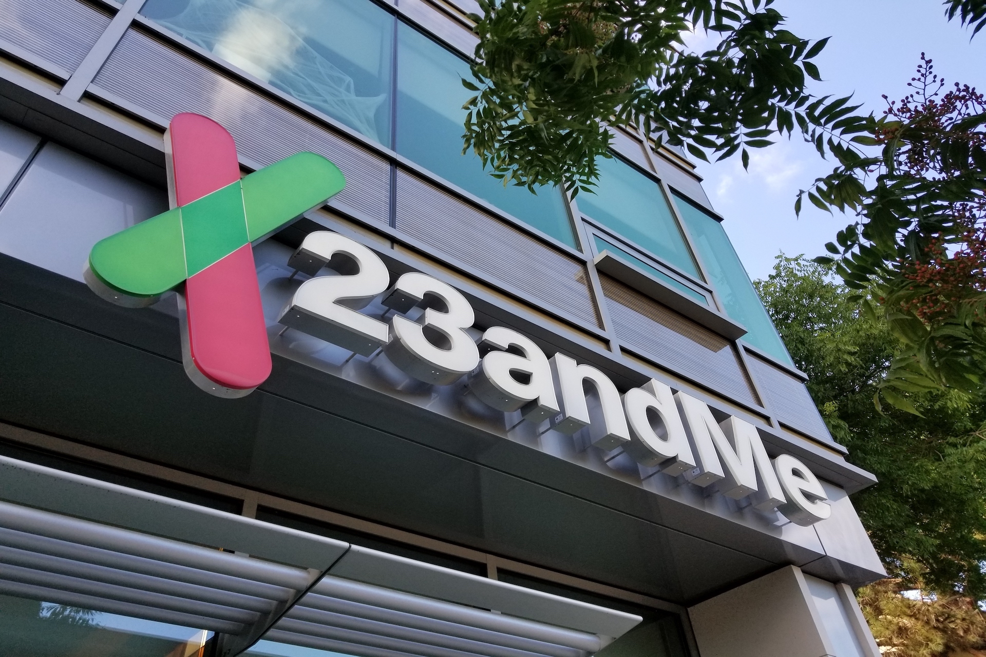 dna-testing-service-23andme-investigating-theft-of-user-data