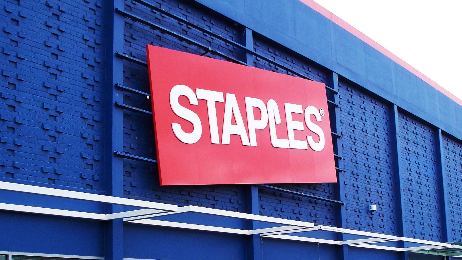 update:-staples-confirms-cyberattack-behind-service-outages,-delivery-issues